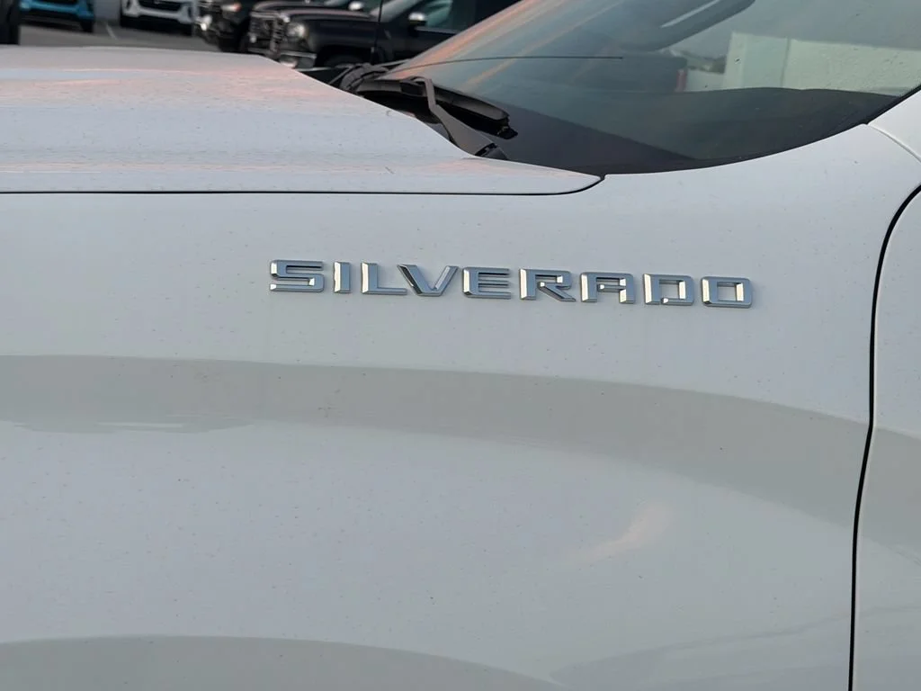 New 2026 Summit White Chevrolet RST image 5