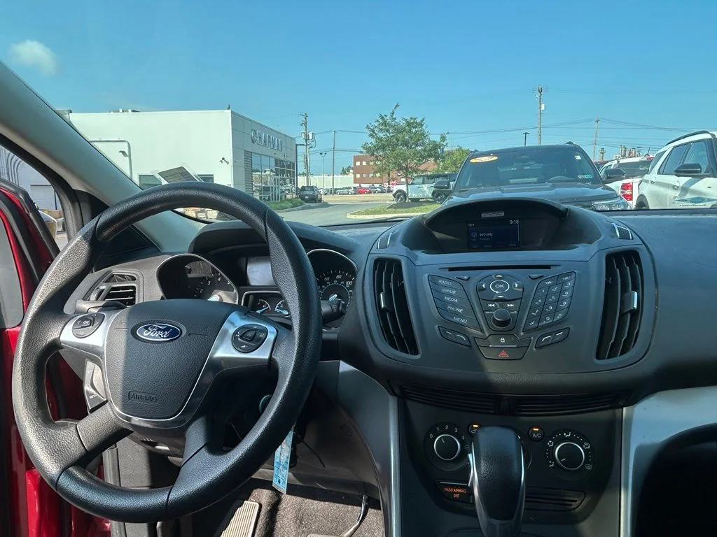 Used 2015 Ruby Red Metallic Ford SE image 12