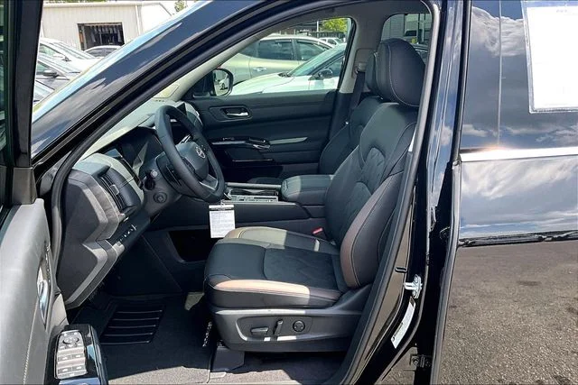New 2026 Nissan Pathfinder Platinum 4D Sport Utility
