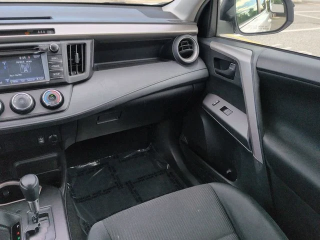 Used 2017 White Toyota LE image 17