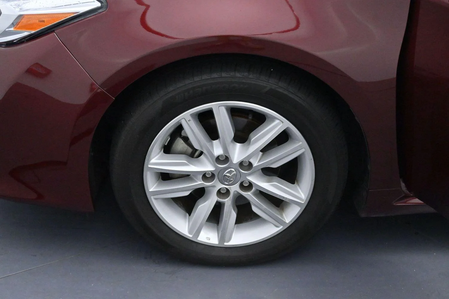 Used 2015 Ooh La La Rouge Mica Toyota XLE image 29