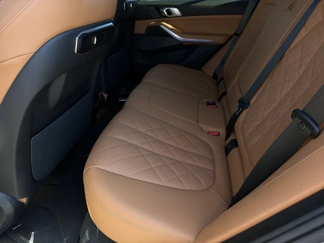 Used 2025  BMW xDrive40i image 19