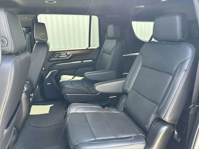 Used 2025 Silver GMC Denali image 26