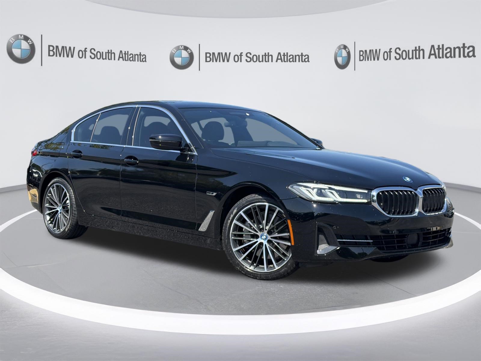 Used 2023 Jet Black BMW 530e xDrive image 2