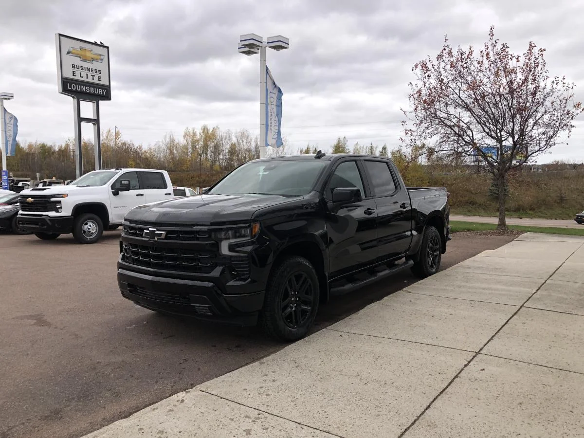 New 2026 Black Chevrolet 4WD Crew Cab 147" RST image 4