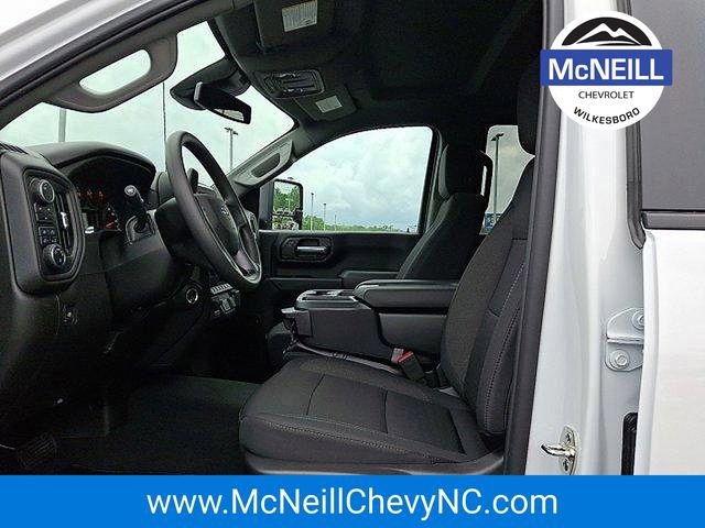 2025 Chevrolet Silverado 2500 HD Custom - Photo 6