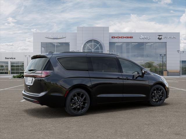 New 2026 Diamond Black Crystal Pearl-Coat Exterior Paint Chrysler Select image 56