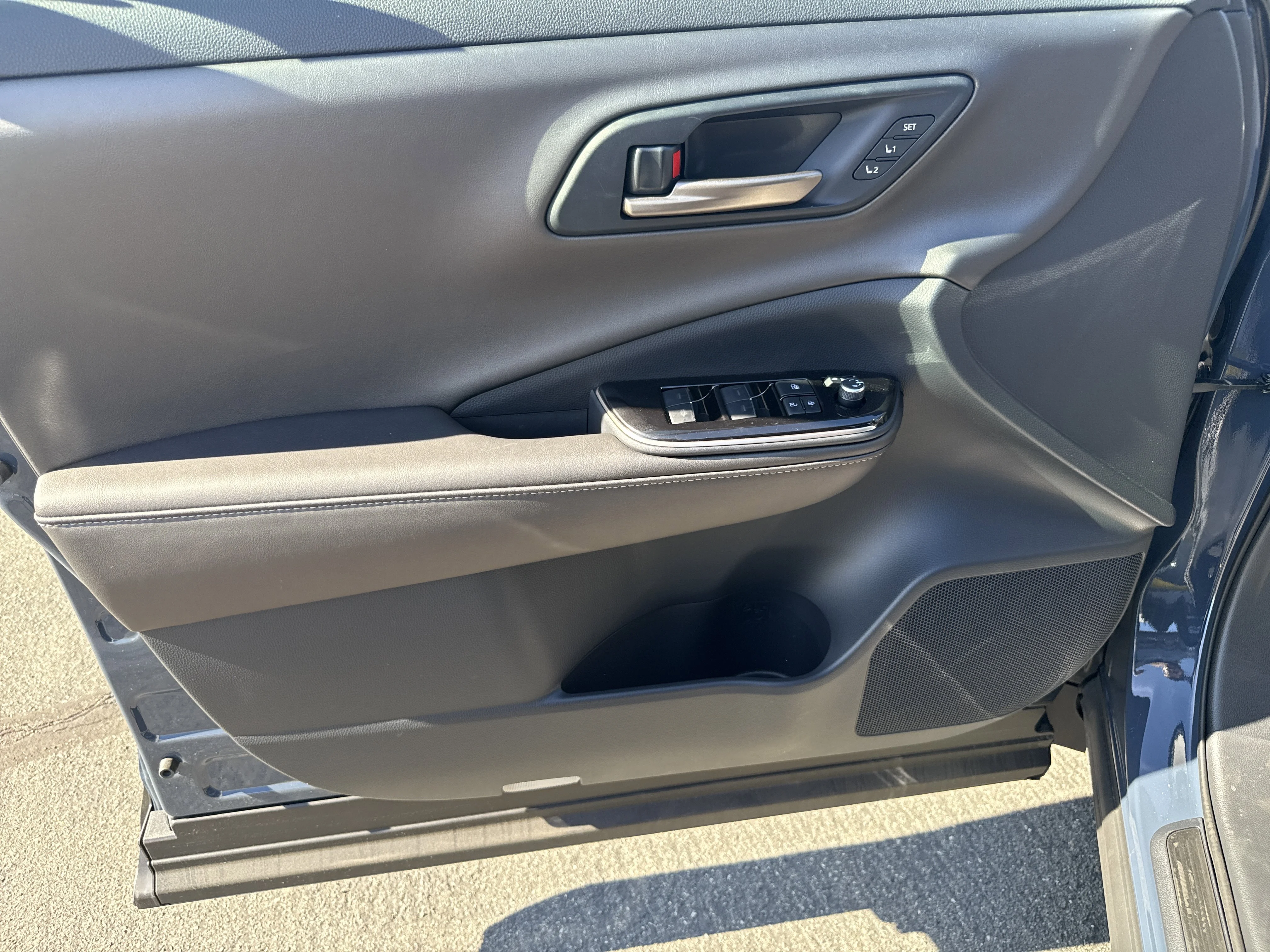 2026 Toyota Crown Nightshade - Photo 9