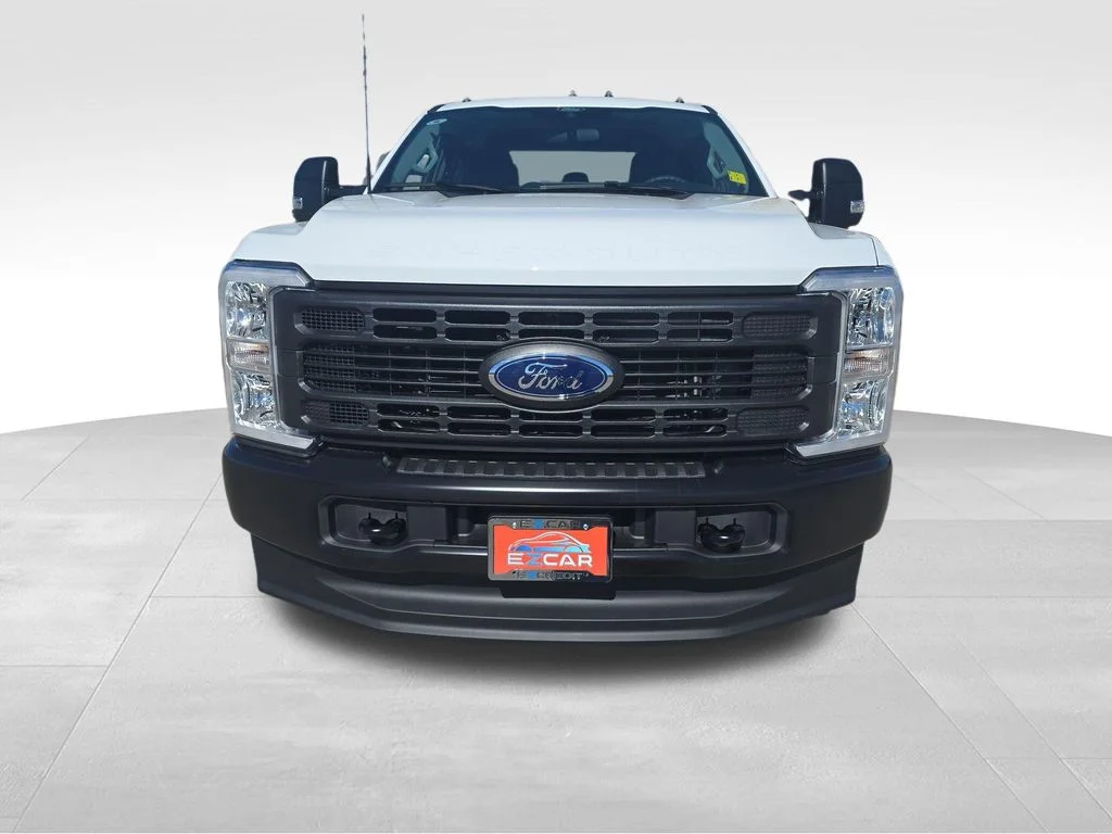 New 2026 Oxford White Ford F-350® XL image 2