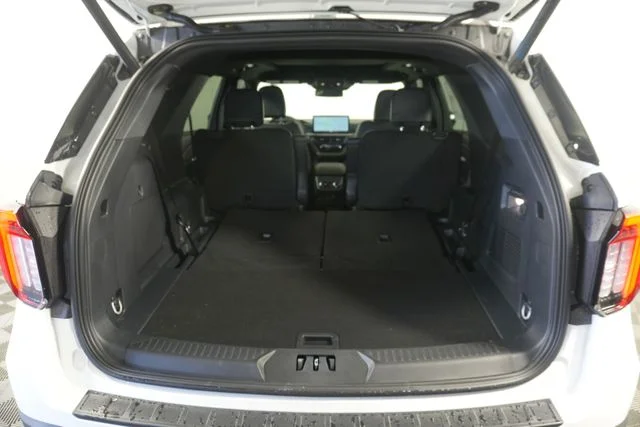 New 2026 Star White Metallic Tri-Coat Ford Tremor® image 28
