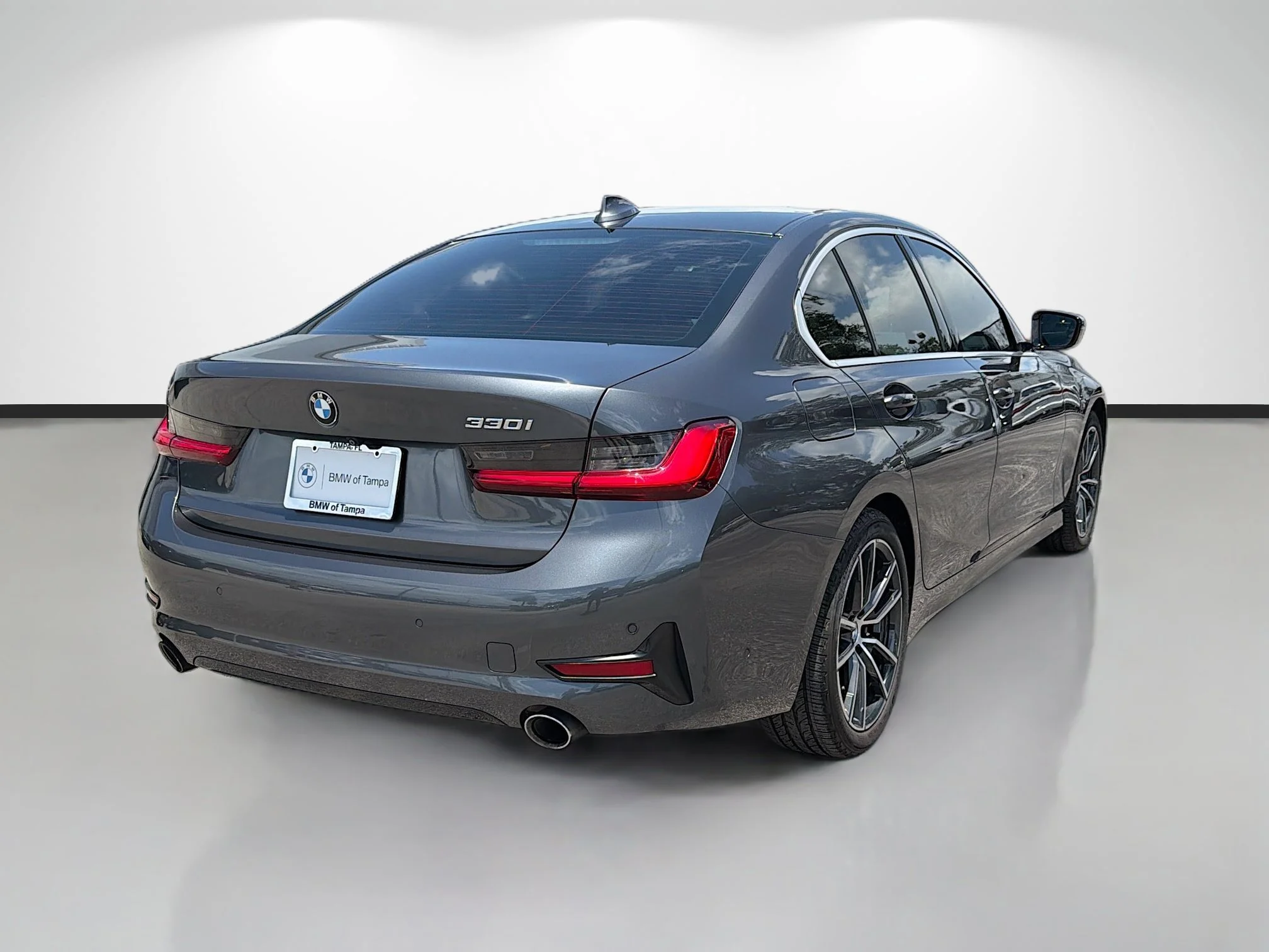 Used 2021 Mineral Grey Metallic BMW 330i image 3