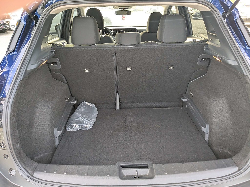 2025 Nissan Kicks SV - Photo 13