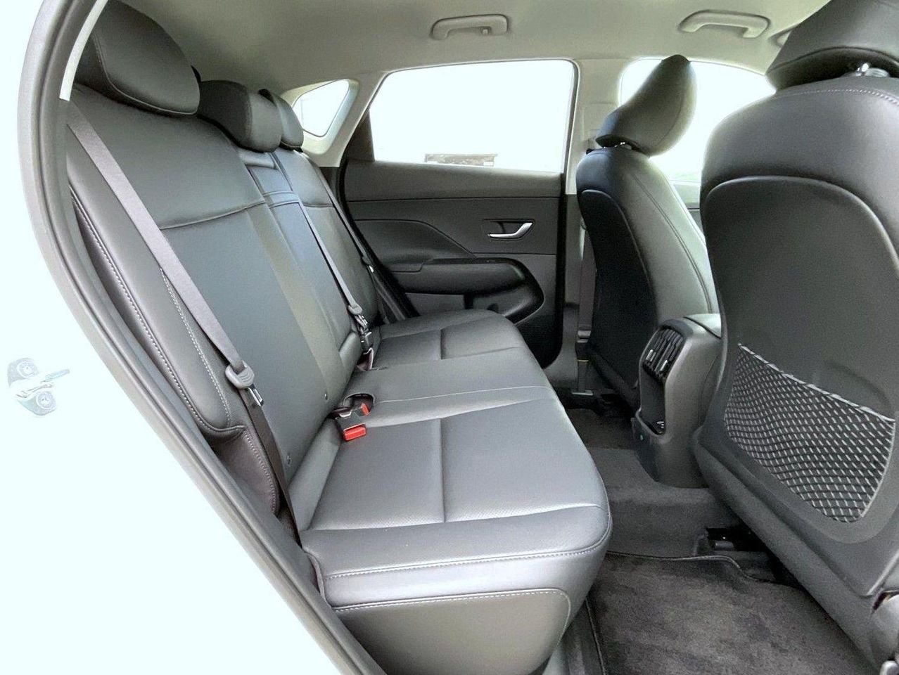 New 2026 White Hyundai SEL Premium image 19