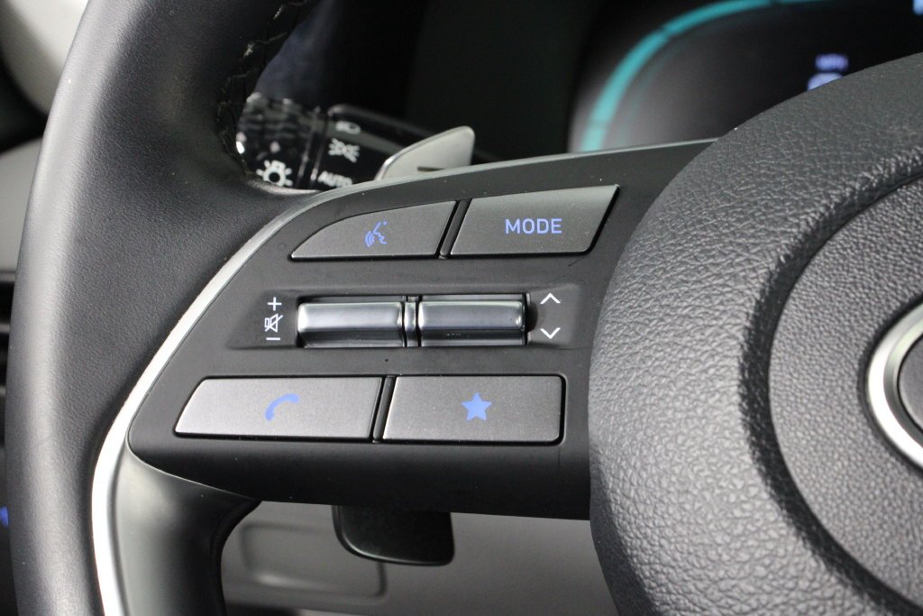 Certified Used 2025 Silver Hyundai SEL image 28