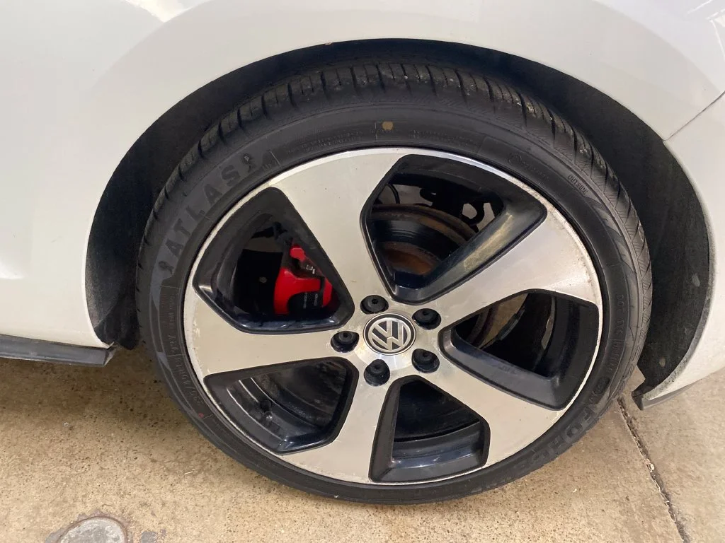 Used 2016 White Volkswagen S image 17