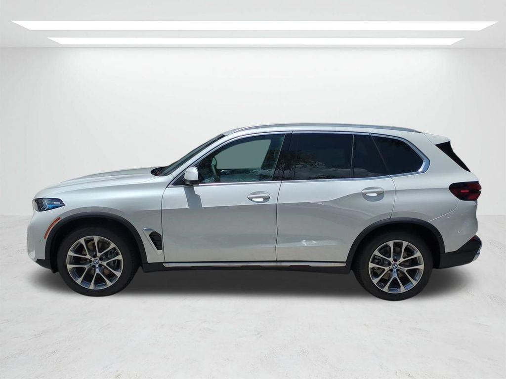 New 2026 White Metallic BMW xDrive40i image 7