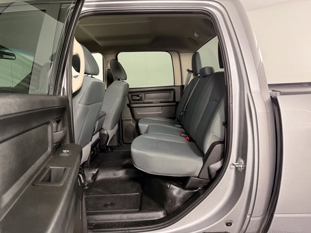 Used 2019 Silver Ram Tradesman image 15