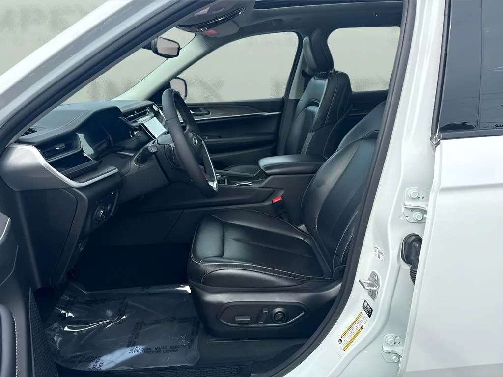 Used 2024 White Jeep 4xe image 5