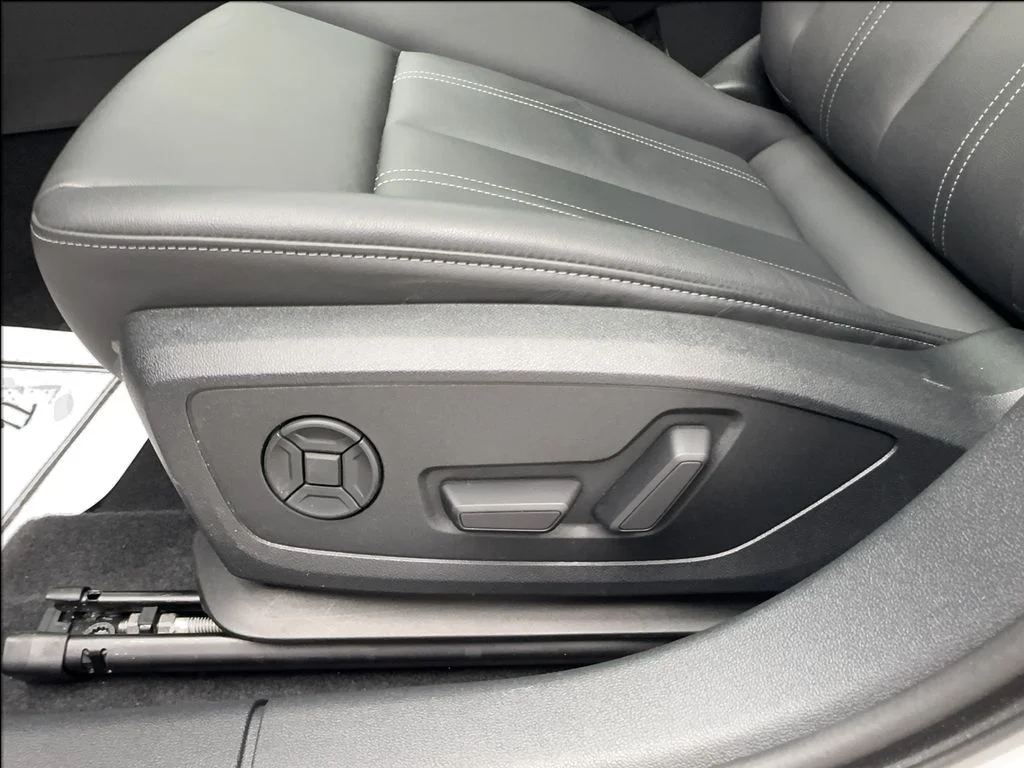 Used 2025 White Audi 40 Premium image 21