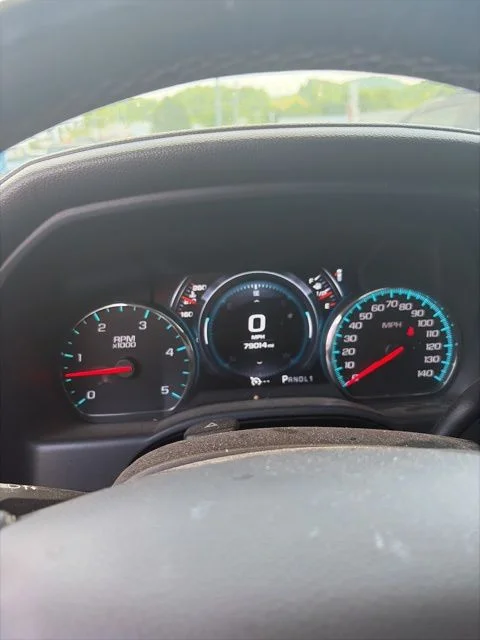 Used 2017 Silver GMC Denali image 15