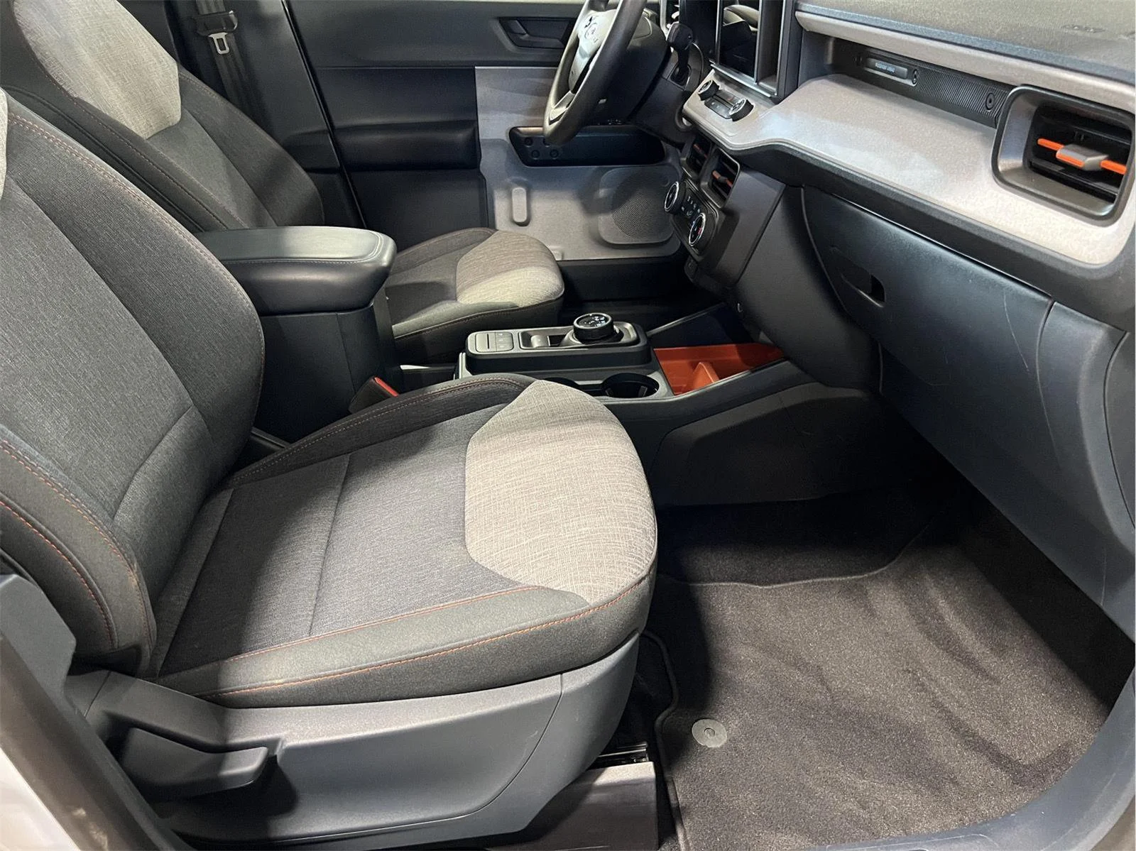 Used 2023 Oxford White Ford XLT image 10