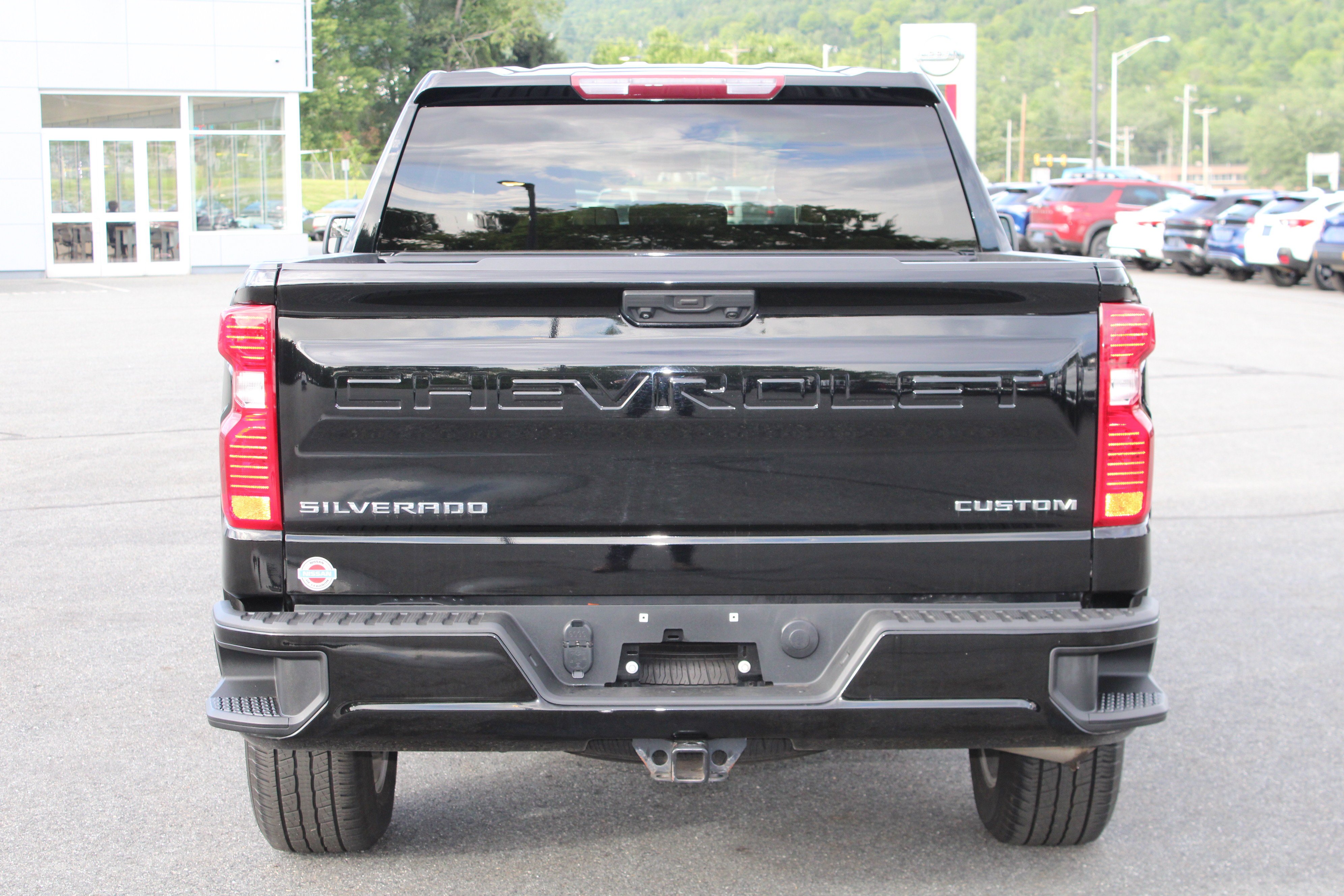 Used 2023 Black Chevrolet Custom image 9