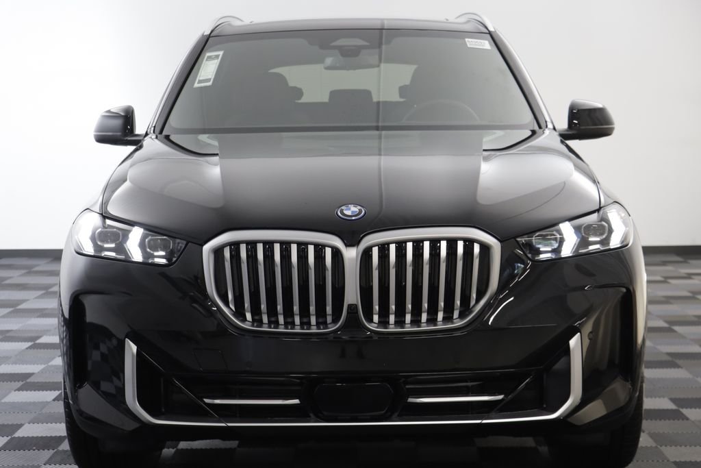 New 2026 Black Sapphire Metallic BMW xDrive50e image 23