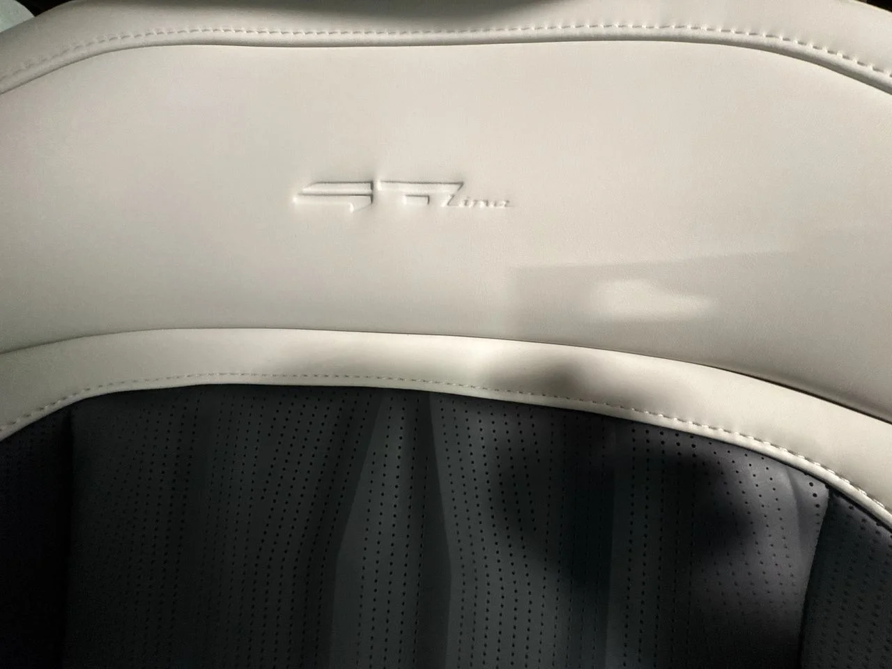 New 2026 Wolf Gray/Ebony Black Roof Kia GT-Line image 16