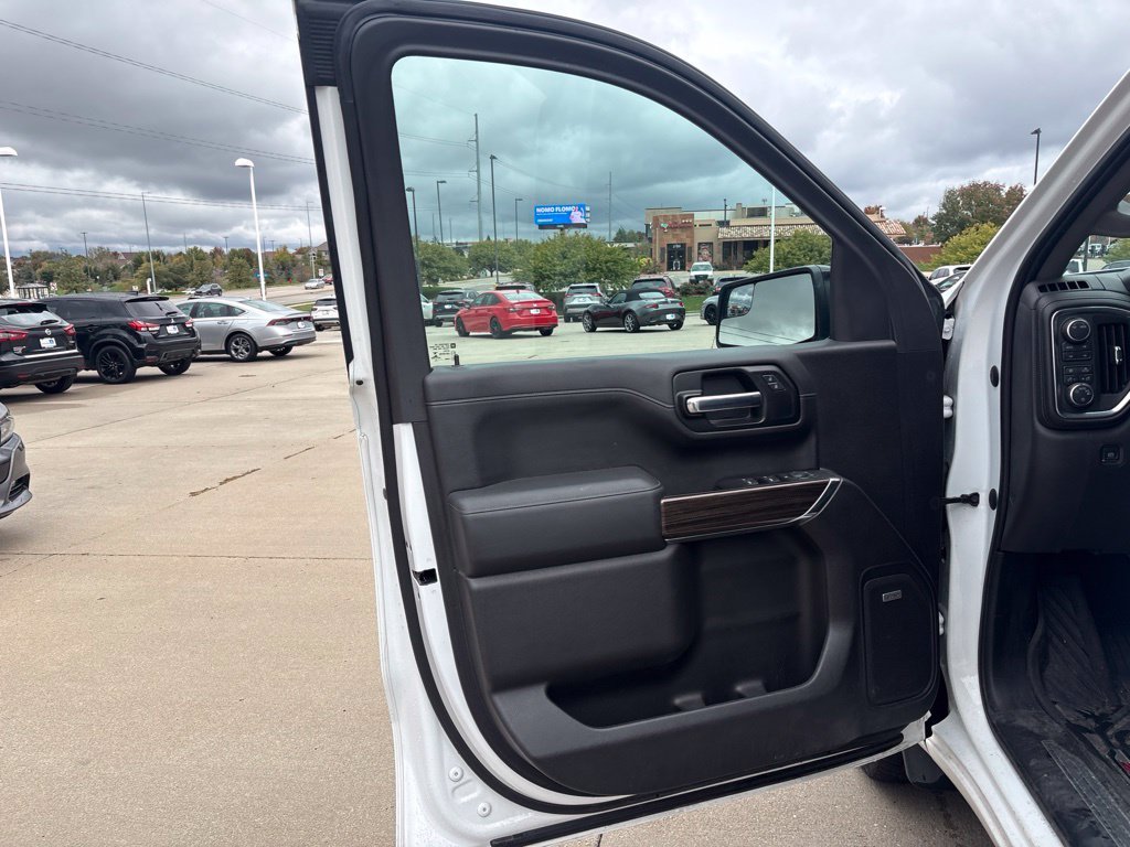 Used 2020 Summit White Chevrolet RST image 9