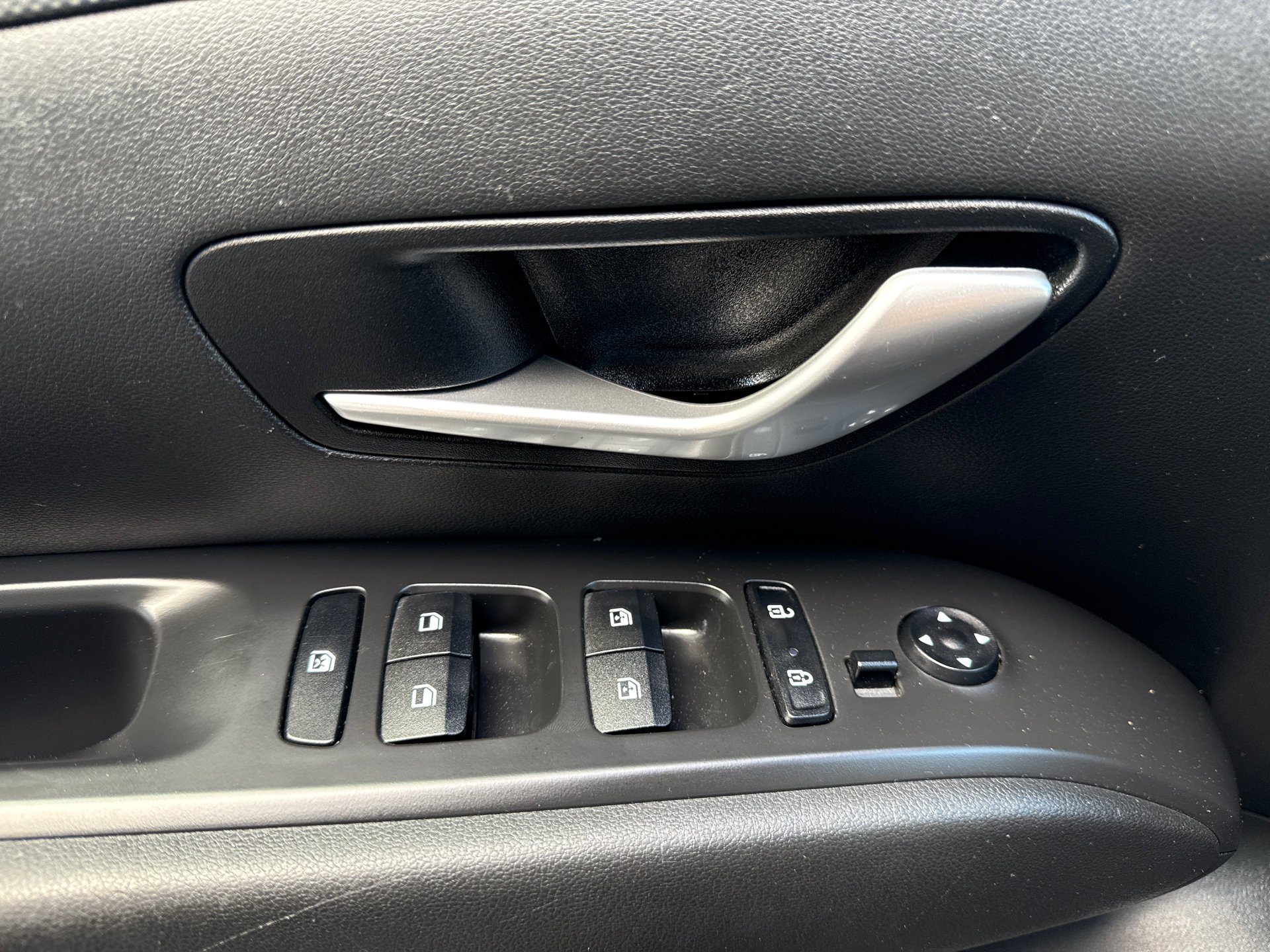 Used 2024 Shimmering Silver Hyundai SEL image 24