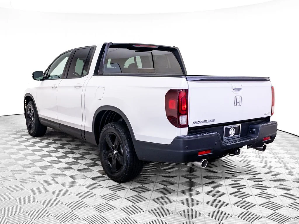 Certified Used 2023 White Honda Black Edition image 4