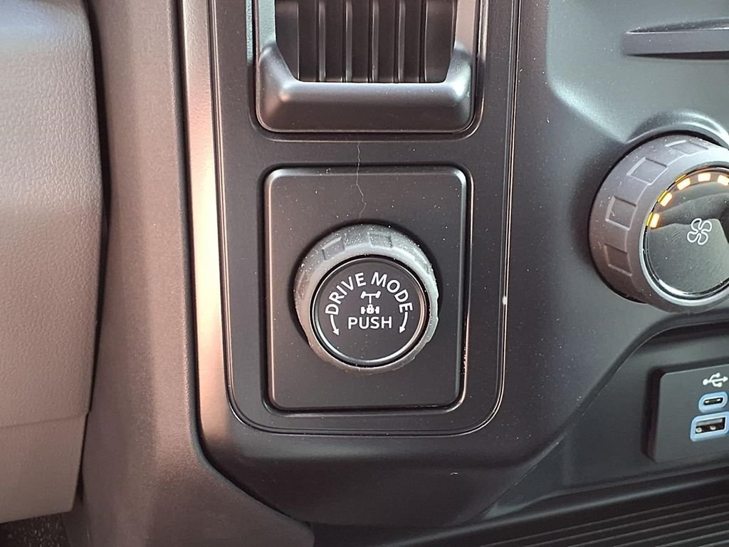 2026 Ford F-350 Super Duty XL - Photo 14