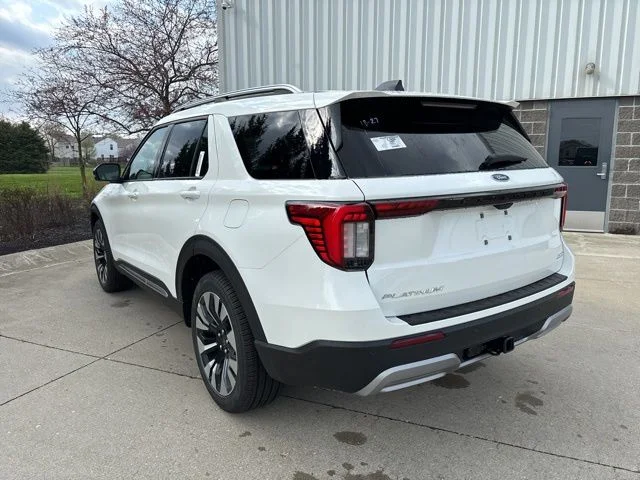 New 2026 Star White Metallic Tri-Coat Ford Platinum™ image 8
