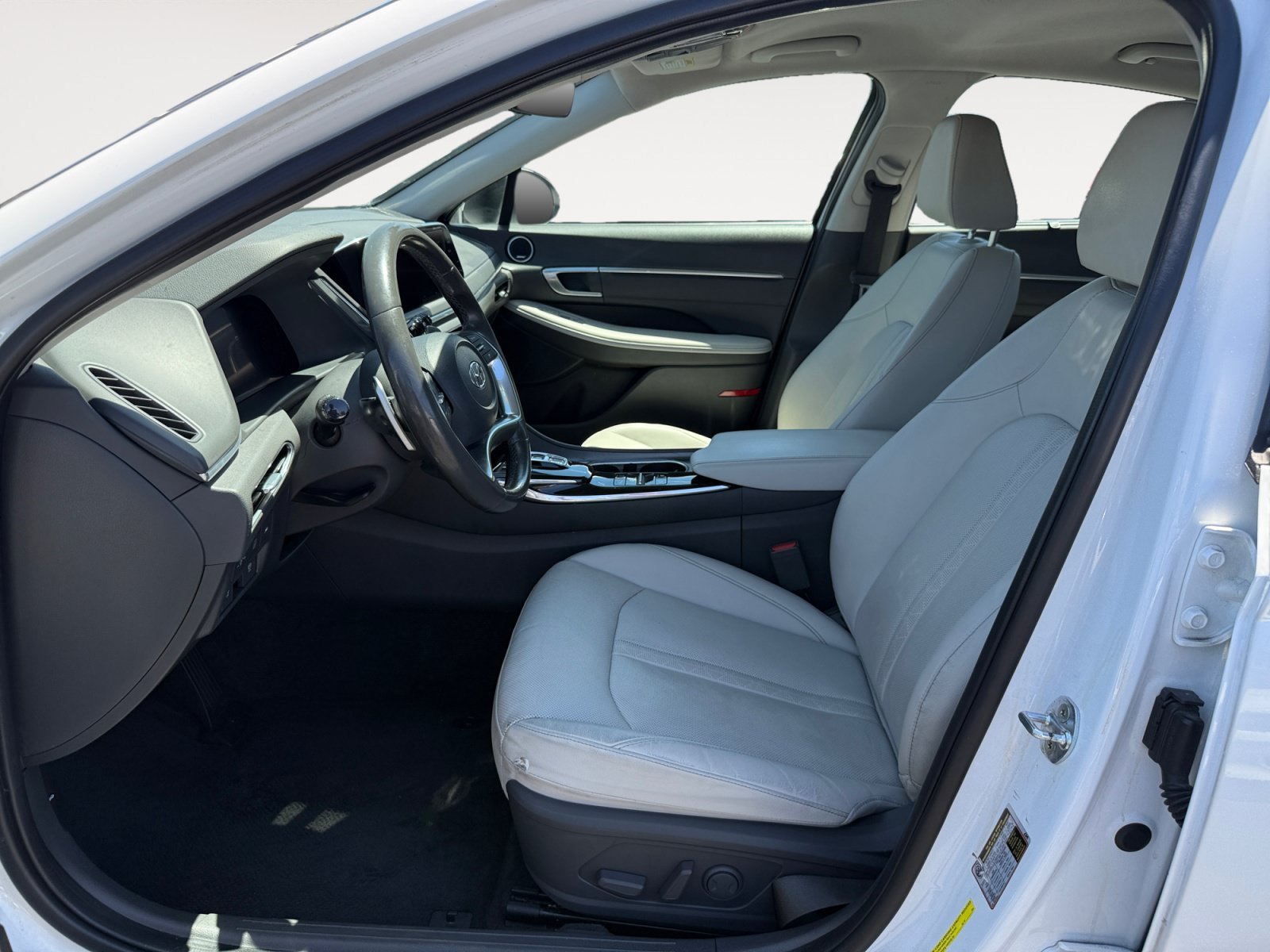 Used 2022 White Hyundai Limited image 10