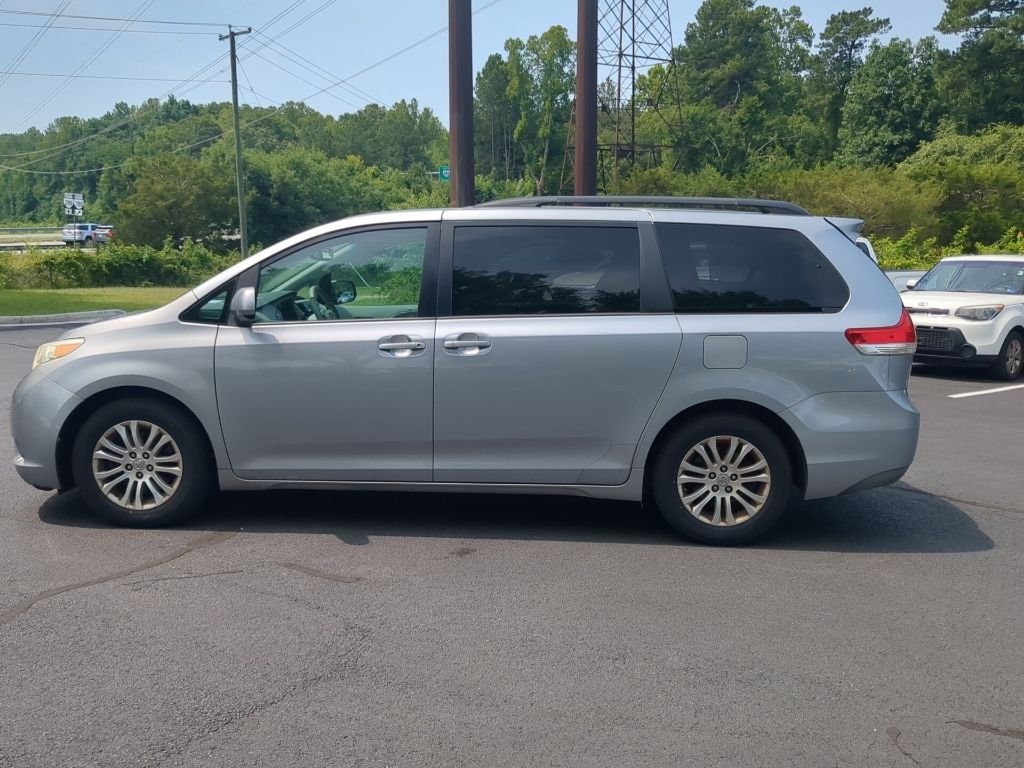Used 2012 Silver Toyota XLE image 8