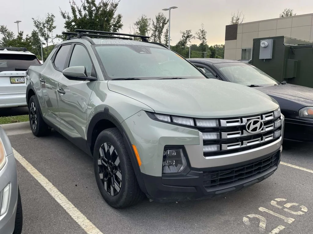 Used 2025 Sage Gray Hyundai SEL Activity image 1