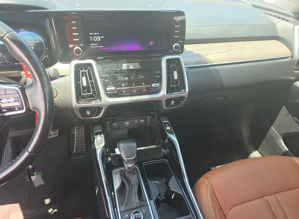Used 2022 Silver Kia X-Line SX Prestige image 6