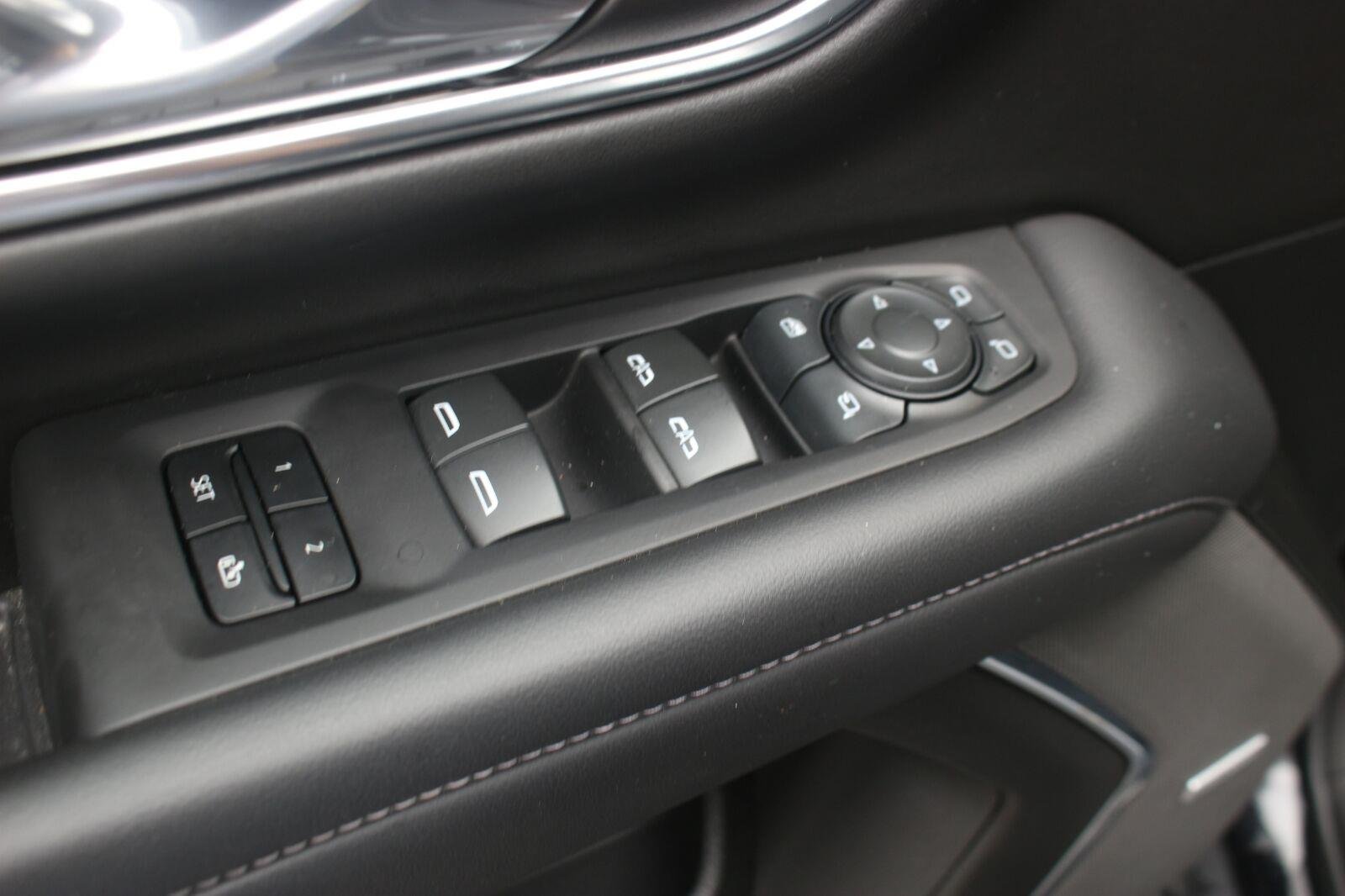 Used 2024 Black Chevrolet Z71 image 17