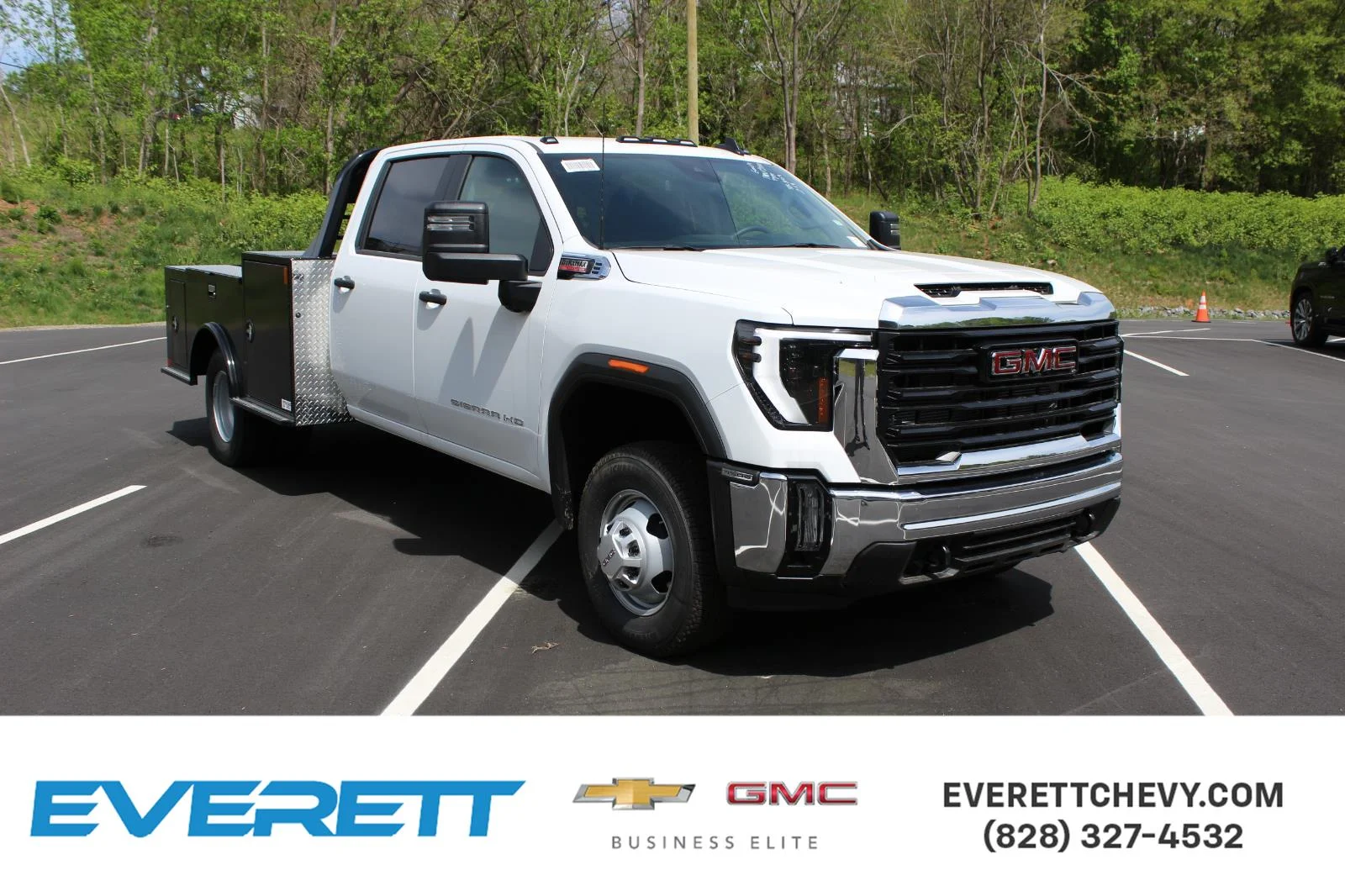 New 2026 Summit White GMC Pro image 1