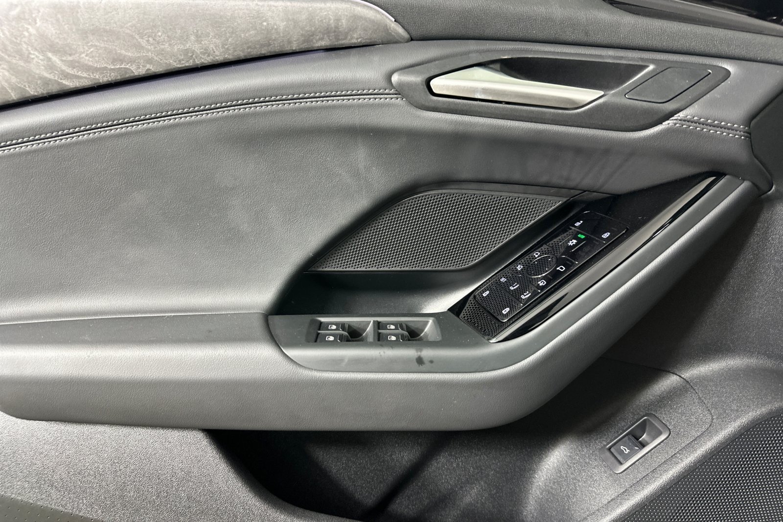 Used 2025 Magnet Gray Audi Premium quattro image 10