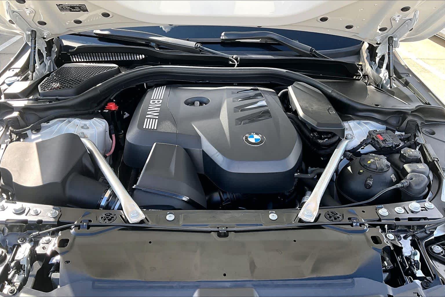 Used 2026 Mineral White Metallic BMW 530i image 31