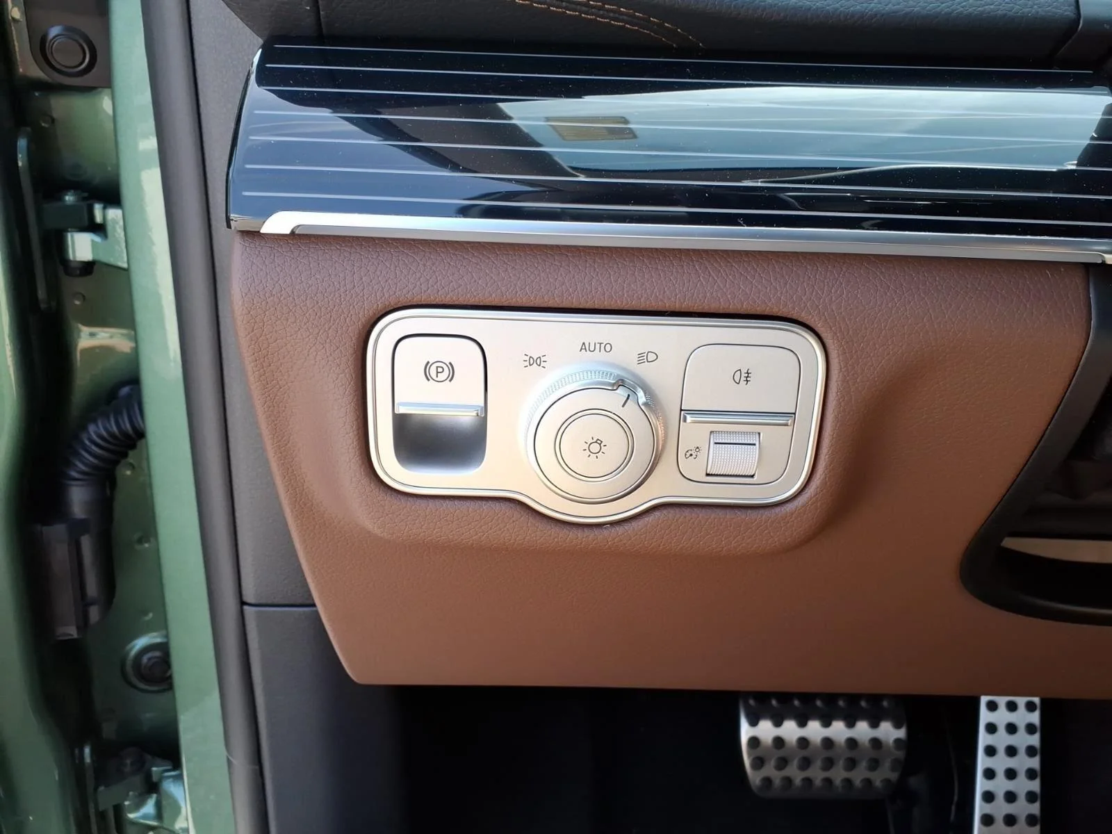 New 2026 MANUFAKTUR Ireland Mid Green Metallic Mercedes-Benz GLS 450 image 30