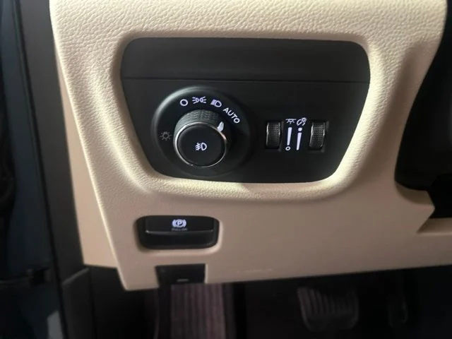 New 2026 Steel Blue Exterior Paint Jeep Limited image 15