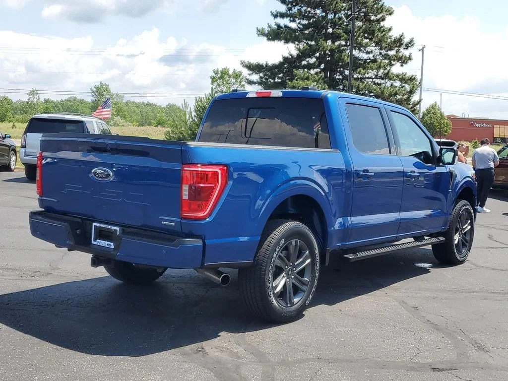 Certified Used 2023 Atlas Blue Metallic Ford XLT image 4