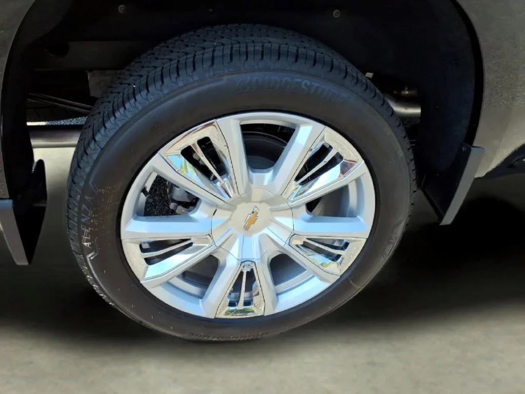 New 2026 Black Chevrolet High Country image 36