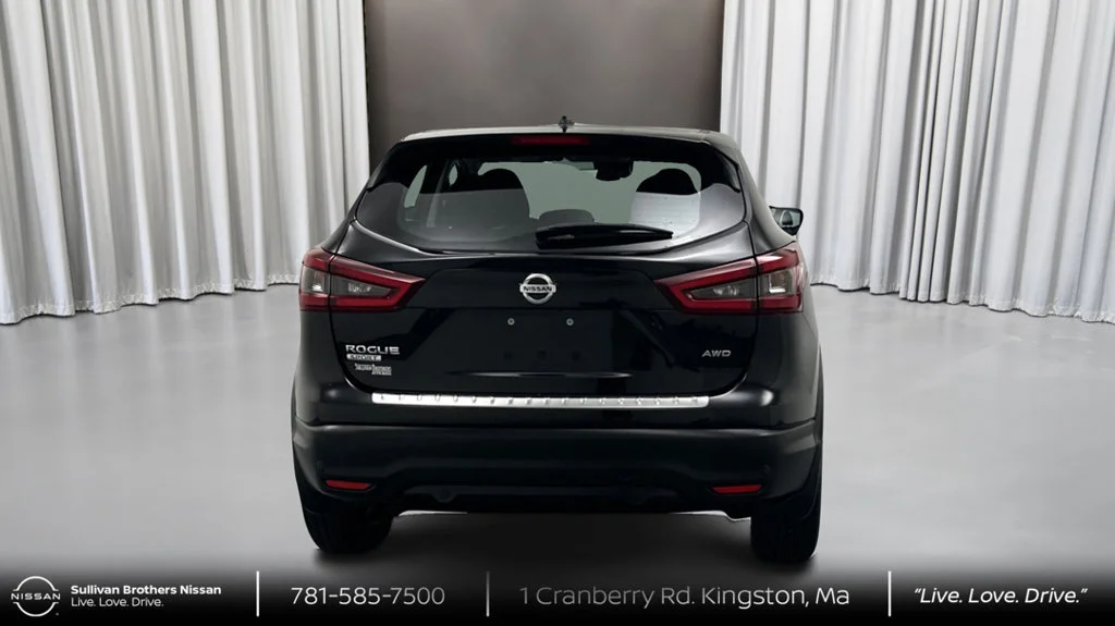 Used 2022 Black Nissan S image 6