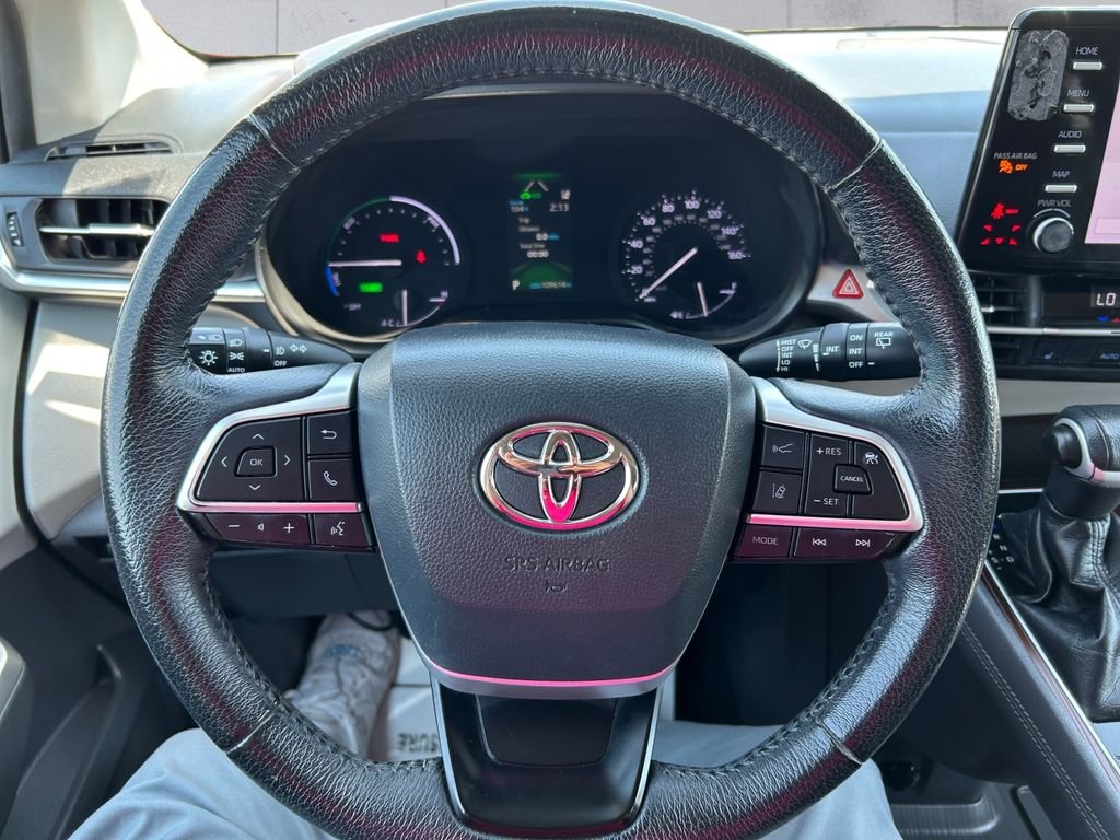 Used 2021 Gray Toyota XLE image 9