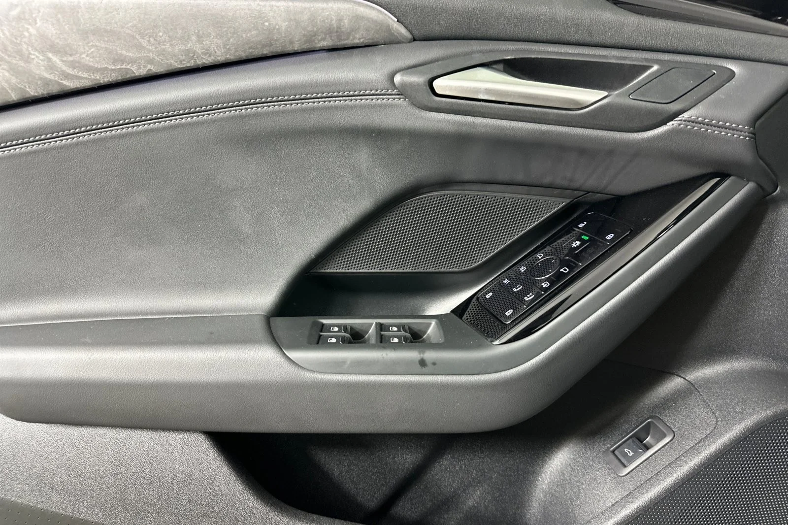 Used 2025 Magnet Gray Audi Premium quattro image 10