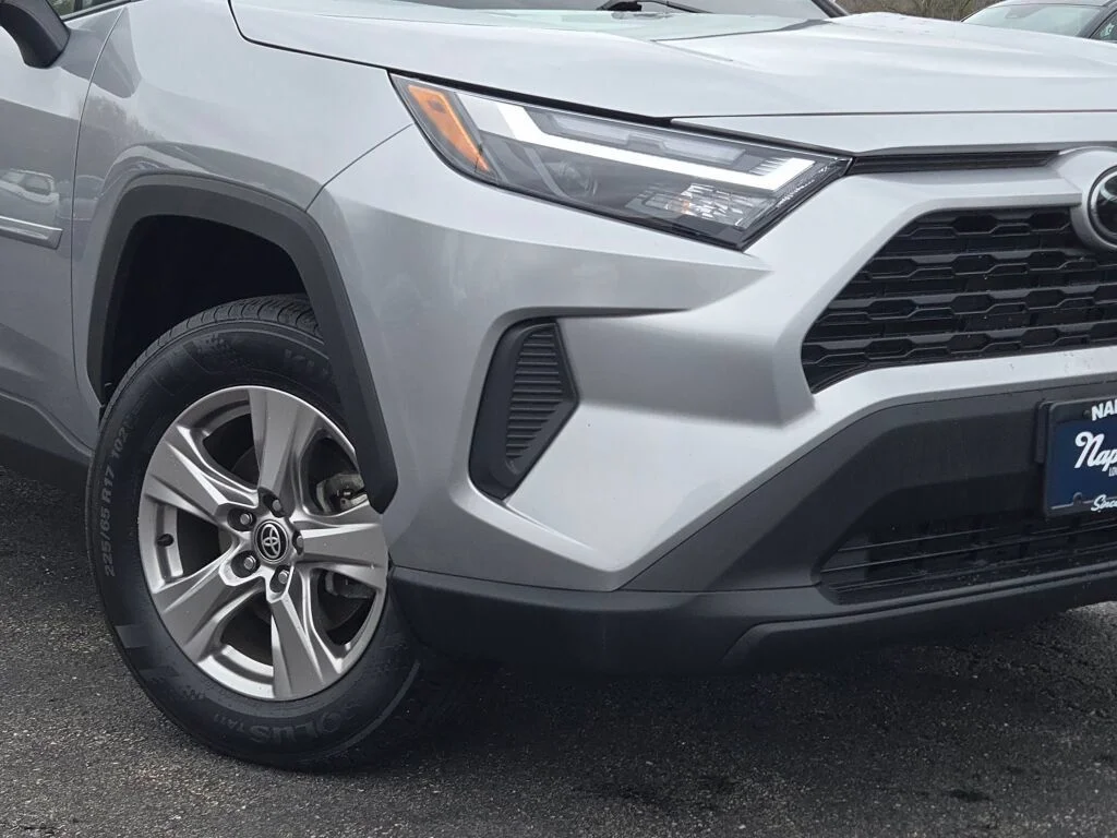 Used 2023 Silver Toyota XLE image 3