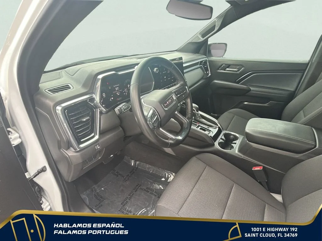 Used 2024 Summit White GMC Elevation image 13